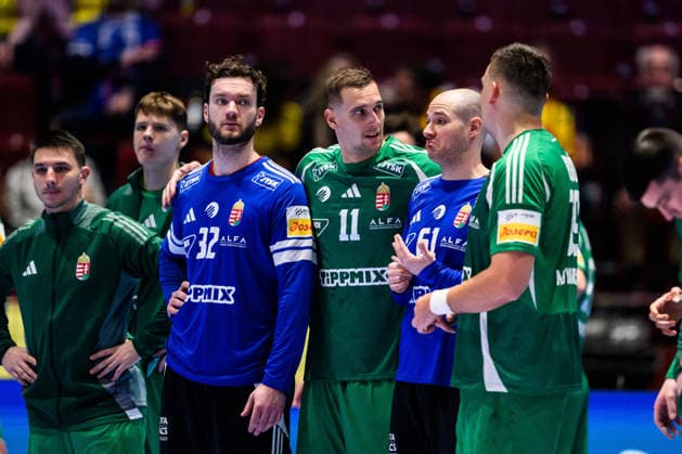 260123 Goalkeeper Kristof Laszlo Palasics, Patrik Ligetvari and Goalkeeper Laszlo Bartucz of Hungary looks dejected afterthe EHF European Handball Championship main round match between Switzerland and Hungary on January 23, 2026 in Malmö Photo Petter Arvidson BILDBYRAN kod PA PA1135 handball handball handball handballs em 2026 croatia croatia island iceland ehf european handball championship bbeng switzerland schweiz ungern hungary depp  Copyright: PETTERxARVIDSON BB260123PA128
