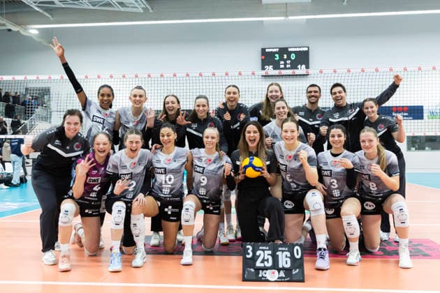 1 Volleyball Bundesliga Women Schwarz Weiss Erfurt vs VC Wiesbaden Erfurt 23 01 2026 Winner photo Schwarz Weiss Erfurt 1 Volleyball Bundesliga Women Schwarz Weiss Erfurt vs VC Wiesbaden Riethsporthalle Erfurt 23 01 2026 Copyright: xBEAUTIFULxSPORTS Duehringx