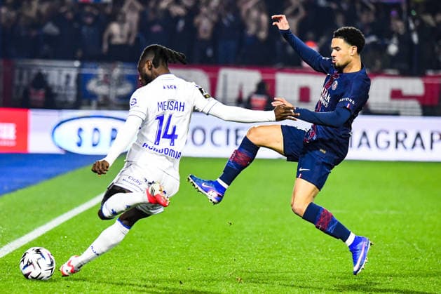 FOOTBALL : AJ Auxerre vs Paris SG - Ligue 1 - JournÃ e 19 - 23 01 2026 Gideon Mensah (AJ Auxerre) Warren Zaire-Emery (Paris SG) AuxerreFrance  Copyright: xBaptistexAutissierx