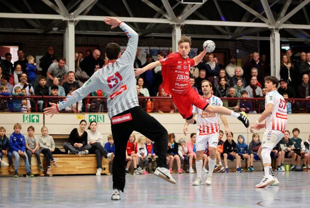 23 01 2026, Germany, Korntal Münchingen, Handball charity match, SG BBM Bietigheim vs Fivers WAT Margareten, f l Oleksii Novikov WAT , Nicola Bacani Bietigheim