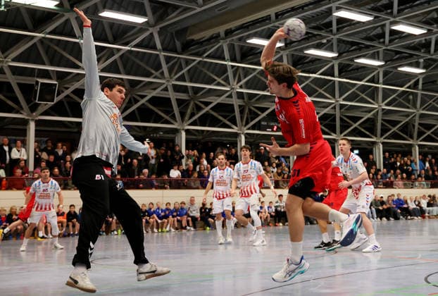 23 01 2026, Germany, Korntal Münchingen, Handball charity match, SG BBM Bietigheim vs Fivers WAT Margareten, f l Oleksii Novikov WAT , Alexander Pfeifer Bietigheim