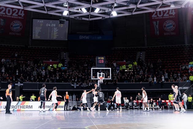 MUNICH, GERMANY - JANUARY 23: Partizan Mozzart Bet Belgrade fans cheering for their team during the Turkish Airlines EuroLeague match between Partizan Mozzart Bet Belgrade vs. Hapoel IBI Tel Aviv at BMW Park on round 24 of Turkish Airlines EuroLeague on January 23, 2026 in Munich, Germany. Bavaria Germany Copyright: xSteffiexWunderlx