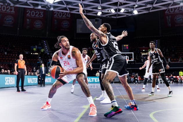 MUNICH, GERMANY - JANUARY 23: Ish Wainright (Hapoel IBI Tel Aviv, 24) controls the ball against Cameron Payne (Partizan Mozzart Bet Belgrade, 15) during the Turkish Airlines EuroLeague match between Partizan Mozzart Bet Belgrade vs. Hapoel IBI Tel Aviv at BMW Park on round 24 of Turkish Airlines EuroLeague on January 23, 2026 in Munich, Germany. Bavaria Germany Copyright: xSteffiexWunderlx