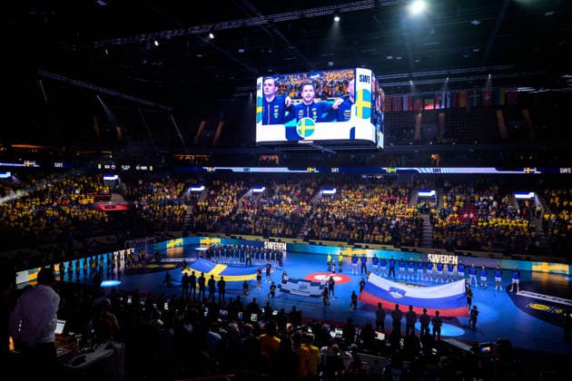 260123 Players of Sweden and of Slovenia during the national anthem ahead of the EHF European Handball Championship main round match between Slovenia and Sweden on January 23, 2026 in Malmö Photo Petter Arvidson BILDBYRAN kod PA PA1136 handball handball handball handballs em 2026 sverige sweden slovenia slovenien ehf european handball championship bbeng  Copyright: PETTERxARVIDSON BB260123PA209