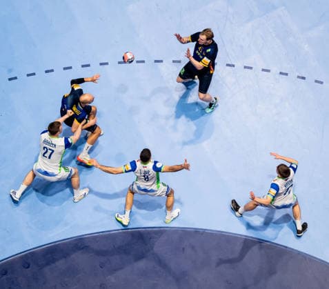 260123 Lukas Sandell and Eric Johansson of Sweden against Kristjan Horzen, Blaz Janc and Domen Novak of Slovenia during the EHF European Handball Championship main round match between Slovenia and Sweden on January 23, 2026 in Malmö Photo Petter Arvidson BILDBYRAN kod PA PA1136 handball handboll handball handbolls em 2026 sverige sweden Slovenia slovenien ehf european handball championship bbeng  Copyright: PETTERxARVIDSON BB260123PA284