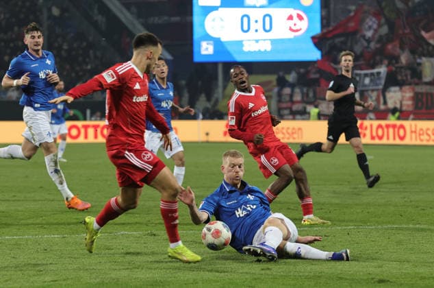 23 01 2026 Soccer Season 2025 2026 2 Soccer Bundesliga 19 Matchday SV Darmstadt 98 SVD D98 Lilien 1 FC Nürnberg FCN Club Sportfoto Zink DaMa xdaxmax DFL regulations prohibit any use of photographs as image sequences and or quasi video only for editorial use Kai Klefisch 17, SV Darmstadt 98 D98 SV98 clears in front of Julian Justvan 10, 1 FC Nürnberg FCN