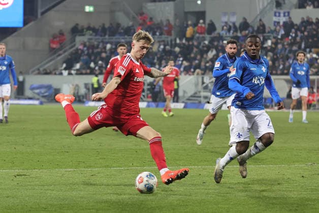 23 01 2026 Soccer Season 2025 2026 2 Soccer Bundesliga 19 Matchday SV Darmstadt 98 SVD D98 Lilien 1 FC Nürnberg FCN Club Sportfoto Zink DaMa xdaxmax DFL regulations prohibit any use of photographs as image sequences and or quasi video only for editorial use Tim Drexler 15, 1 FC Nürnberg FCN with shot on goal