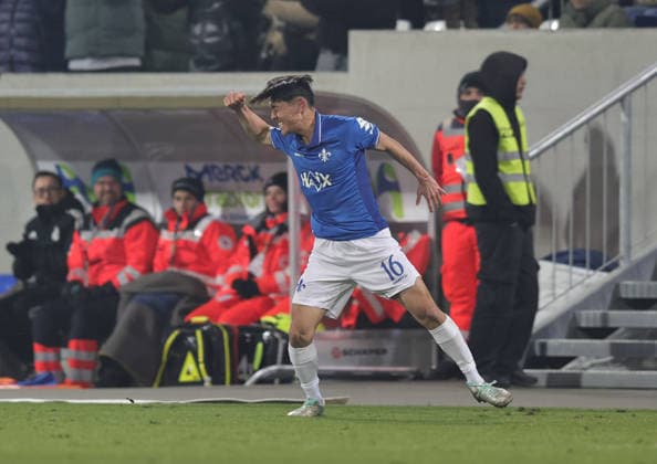 23 01 2026 Soccer Season 2025 2026 2 Soccer Bundesliga 19 Matchday SV Darmstadt 98 SVD D98 Lilien 1 FC Nürnberg FCN Club Sportfoto Zink DaMa xdaxmax DFL regulations prohibit any use of photographs as image sequences and or quasi video only for editorial use Jubel Freude Torjubel nach Tor zum 1 0 Hiroki Akiyama 16, SV Darmstadt 98 D98 SV98 jubelt freut sich Torschütze Hiroki Akiyama 16, SV Darmstadt 98 D98 SV98
