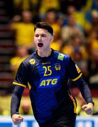 260123 Nikola Roganovic of Sweden celebrates during the EHF European Handball Championship main round match between Slovenia and Sweden on January 23, 2026 in Malmö Photo Petter Arvidson BILDBYRAN kod PA PA1136 handball handball handballs em 2026 sverige sweden Slovenia slovenien ehf european handball championship bbeng jubel  Copyright: PETTERxARVIDSON BB260123PA292