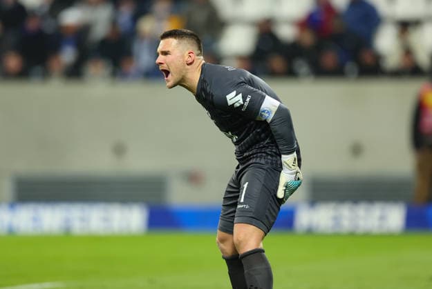 23 01 2026, Soccer 2 Bundesliga, SV Darmstadt 98 1 FC Nürnberg, emonline, emspor, despor, v l , Goalkeeper Marcel Schuhen SV Darmstadt 98 DFL DFB REGULATIONS PROHIBIT ANY USE OF PHOTOGRAPHS AS IMAGE SEQUENCES AND OR QUASI VIDEO xdcx Copyright: HMBxMedia Claus