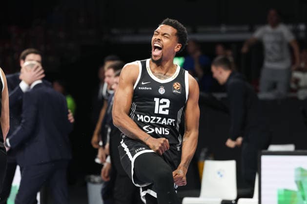 Sterling Brown Partizan Mozzart Bet Belgrade, 12 cheers the victory, Emotions, GER, Partizan Mozzart Bet Belgrade vs Hapoel IBI Tel Aviv, Basketball, Euroleague, Matchday 24, Season 2025 2026, 23 01 2026, 13 11 2025, GER, Partizan Mozzart Bet Belgrade vs Hapoel IBI Tel Aviv, Basketball, Euroleague, Matchday 24, Season 2025 2026, 23 01 2026 Muenchen Copyright: xEibner-Pressefoto JennixMaulx EP_JML
