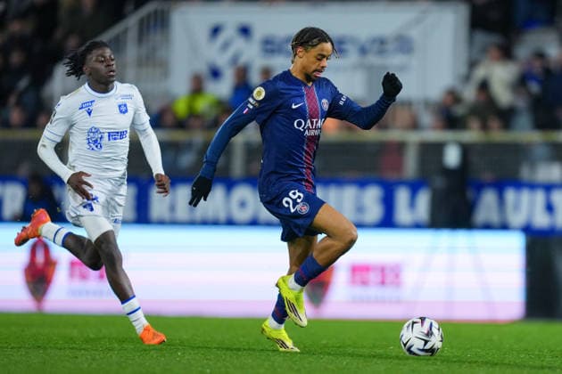 AJ Auxerre v PSG - French Ligue 1 AUXERRE, FRANCE - JANUARY 23: Bradley Barcola of PSG runs with the ball during the French Ligue 1 (L1) soccer match between AJ Auxerre and Paris Saint-Germain (PSG) at Stade de l Abbe-Deschamps stadium in Auxerre, France on January 23, 2026. Maxime Delacroix Anadolu Auxerre France. Editorial use only. Please get in touch for any other usage.  Copyright: x2026xAnadoluxMaximexDelacroixx