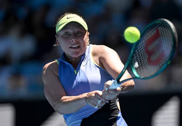 TENNIS AUSTRALIAN OPEN, Amanda Anisimova of the USA in action during the Women™s 3rd round match against compatriot Peyton Stearns on day 7 of the 2026 Australian Open tennis tournament at Melbourne Park in Melbourne, Saturday, January 24, 2026. ( NO ARCHIVING MELBOURNE VICTORIA AUSTRALIA  Copyright: xLUKASxCOCHx 20260124150992878316