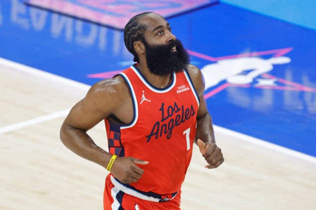 LOS ANGELES, CA - JANUARY 22: LA Clippers guard James Harden (1) sprints down court during the Los Angeles Lakers vs LA Clippers NBA, Basketball Herren, USA game on January 22, 2026, at Intuit Dome in Inglewood, CA. (Photo by Jevone Moore Icon Sportswire) NBA: JAN 22 Los Angeles Lakers at LA Clippers EDITORIAL USE ONLY Icon20260122029
