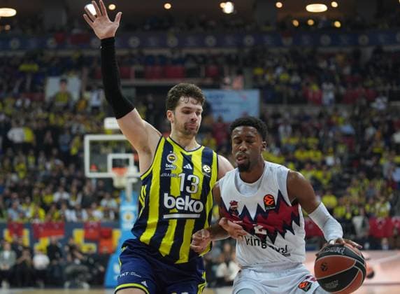 Fenerbahce Beko v Kosner Baskonia - EuroLeague ISTANBUL, TURKIYE - JANUARY 23: Tarik Biberovic (13) of Fenerbahce Beko in action against Kobi Simmons (2) of Kosner Baskonia during the EuroLeague week 24 basketball match between Fenerbahce Beko and Kosner Baskonia at Ulker Sports and Event Hall in Istanbul, Turkiye on January 23, 2026. Beyza Comert Anadolu Istanbul Turkey. Editorial use only. Please get in touch for any other usage.  Copyright: x2026xAnadoluxBeyzaxComertx