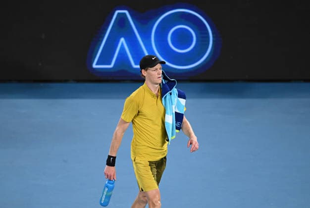 TENNIS AUSTRALIAN OPEN, Janik Sinner of Italy leaves the court during the Men™s 3rd round match against Eliot Spizzirri of USA on day 7 of the 2026 Australian Open tennis tournament at Melbourne Park in Melbourne, Saturday, January 24, 2026. ( NO ARCHIVING MELBOURNE VICTORIA AUSTRALIA  Copyright: xLUKASxCOCHx 20260124143552879640