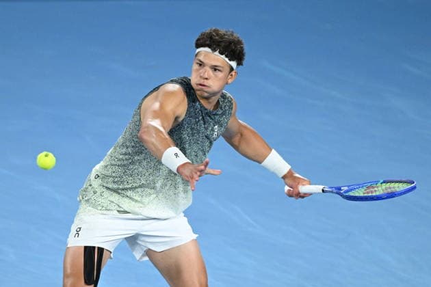TENNIS AUSTRALIAN OPEN, Ben Shelton of USA in action during the Men™s 3rd round match against Valentin Vacherot of Monaco on day 7 of the 2026 Australian Open tennis tournament at Melbourne Park in Melbourne, Saturday, January 24, 2026. ( NO ARCHIVING MELBOURNE VICTORIA AUSTRALIA  Copyright: xJAMESxROSSx 20260124173421048929