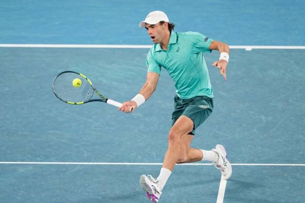 January 24, 2026: ELIOT SPIZZIRRI of the USA in action against 2nd seed JANNIK SINNER of Italy on Rod Laver Arena in a Men s Singles 3rd round match on day 7 of the 2026 Australian Open in Melbourne, Australia. SINNER won 46 63 64 64. Cal Media Melbourne Australia - ZUMAc04_ 20260124_faf_c04_011 Copyright: xSydneyxLowx
