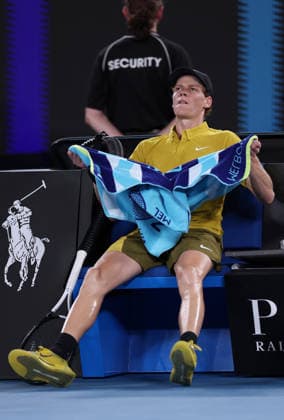 Jannik Sinner of Italy reacts in frustration Australian Open tennis tournament, Day Seven, Melbourne Park, Australia - 24 Jan 2026Melbourne Melbourne Park Victoria (VIC) Australia  Copyright: xEllaxLing Shutterstockx 16380459n