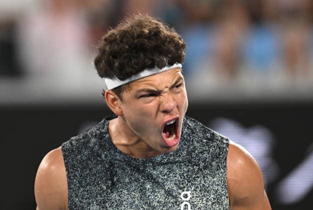 TENNIS AUSTRALIAN OPEN, Ben Shelton of USA reacts during the Men™s 3rd round match against Valentin Vacherot of Monaco on day 7 of the 2026 Australian Open tennis tournament at Melbourne Park in Melbourne, Saturday, January 24, 2026. ( NO ARCHIVING MELBOURNE VICTORIA AUSTRALIA  Copyright: xLUKASxCOCHx 20260124141489948510