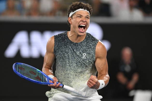 TENNIS AUSTRALIAN OPEN, Ben Shelton of USA celebrates winning the Men™s 3rd round match against Valentin Vacherot of Monaco on day 7 of the 2026 Australian Open tennis tournament at Melbourne Park in Melbourne, Saturday, January 24, 2026. ( NO ARCHIVING MELBOURNE VICTORIA AUSTRALIA  Copyright: xLUKASxCOCHx 20260124176868470084