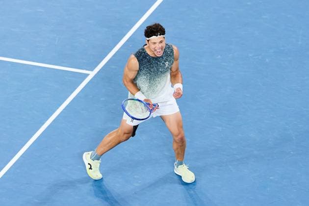 Ben Shelton of the United States of America celebrates winning his match Australian Open tennis tournament, Day Seven, Melbourne Park, Australia - 24 Jan 2026Melbourne Melbourne Park Victoria (VIC) Australia  Copyright: xRachelxBach Shutterstockx 16380458bm