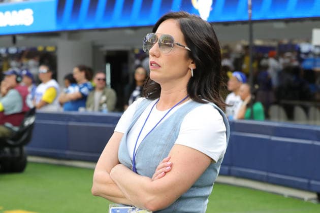 INGLEWOOD, CA - SEPTEMBER 28: Carlie Irsay-Gordon co-owner and CEO of the Indianapolis Colts watches during an NFL, American Football Herren, USA game between the Indianapolis Colts and the Los Angeles Rams on September 28, 2025, at SoFi Stadium in Los Angeles, CA. (Photo by Jevone Moore Icon Sportswire) NFL: SEP 28 Colts at Rams EDITORIAL USE ONLY Icon20250928021