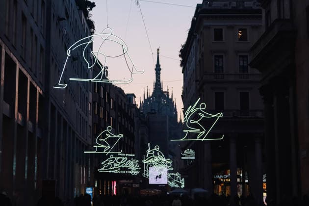 Milan, Preparations for the 25th Olympic and Paralympic Winter games, Winterspiele,Spiele, Summer games in Milan-Cortina 2026 are underway two weeks before the start of the Olympics. Pictured: Illuminations in Corso Vittorio Emanuele II  Copyright: xAlessandroxBremecx xipa-agency.netx xx IPA_Agency_IPA70477908