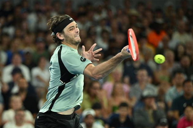 TENNIS AUSTRALIAN OPEN, Taylor Fritz of USA in action during the Men™s 3rd round match against Stan Wawrinka of Switzerland on day 7 of the 2026 Australian Open tennis tournament at Melbourne Park in Melbourne, Saturday, January 24, 2026. ( NO ARCHIVING MELBOURNE VICTORIA AUSTRALIA  Copyright: xJAMESxROSSx 20260124113091661457
