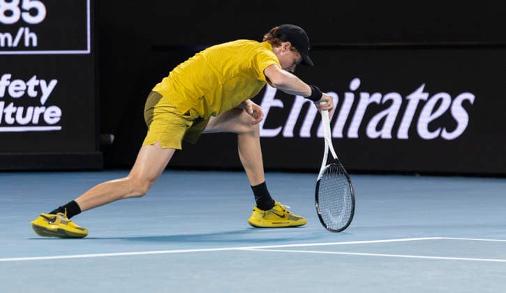 (260124) -- MELBOURNE, Jan. 24, 2026 -- Jannik Sinner of Italy cramps during the men s singles 3rd round match between Jannik Sinner of Italy and Eliot Spizzirri of the United States at the Australian Open tennis tournament in Melbourne, Australia, Jan. 24, 2026. (Photo by Xinhua) (SP)AUSTRALIA-MELBOURNE-TENNIS-AUSTRALIAN OPEN-MEN S SINGLES HuxJingchen 