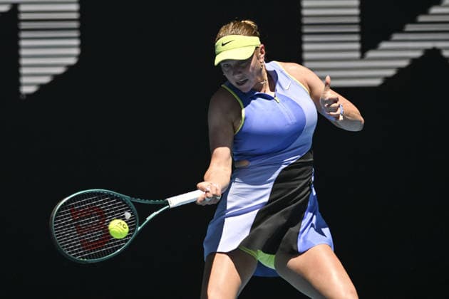 AUSTRALIAN OPEN 2026 MELBOURNE, AUSTRALIA - JANUARY 24: Amanda Anisimova (USA) in action against (not seen) Peyton Stearns (USA) during round 3 at the Australian Open grand slam tennis tournament at Melbourne Park in Melbourne, Australia on January 24, 2026 Mark Avellino Anadolu Melbourne Australia. Editorial use only. Please get in touch for any other usage.  Copyright: x2026xAnadoluxMarkxAvellinox