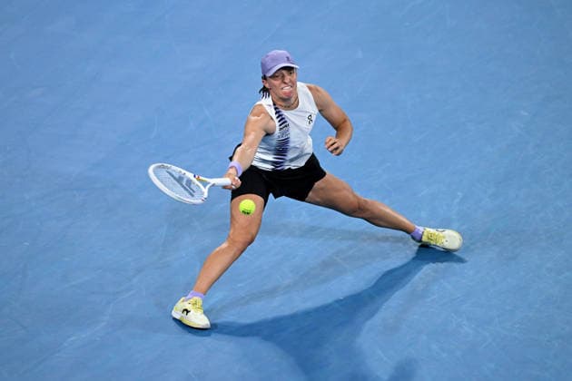 TENNIS AUSTRALIAN OPEN, Iga Swiatek of Poland in action during the Women™s 3rd round match against Anna Kalinskaya of Russia on day 7 of the 2026 Australian Open tennis tournament at Melbourne Park in Melbourne, Saturday, January 24, 2026. ( NO ARCHIVING MELBOURNE VICTORIA AUSTRALIA  Copyright: xJAMESxROSSx 20260124128057291698