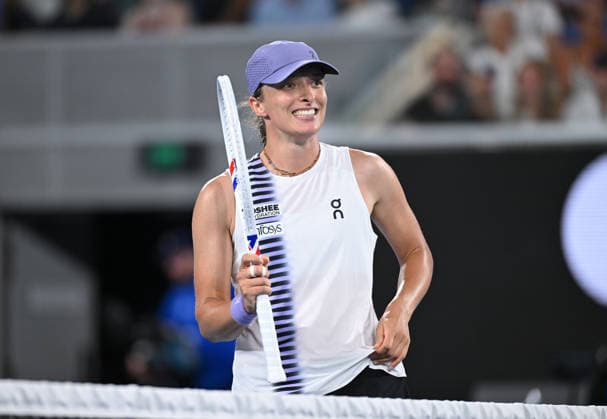 TENNIS AUSTRALIAN OPEN, Iga Swiatek of Poland in celebrates winning the Women™s 3rd round match against Anna Kalinskaya of Russia on day 7 of the 2026 Australian Open tennis tournament at Melbourne Park in Melbourne, Saturday, January 24, 2026. ( NO ARCHIVING MELBOURNE VICTORIA AUSTRALIA  Copyright: xJAMESxROSSx 20260124149912256459