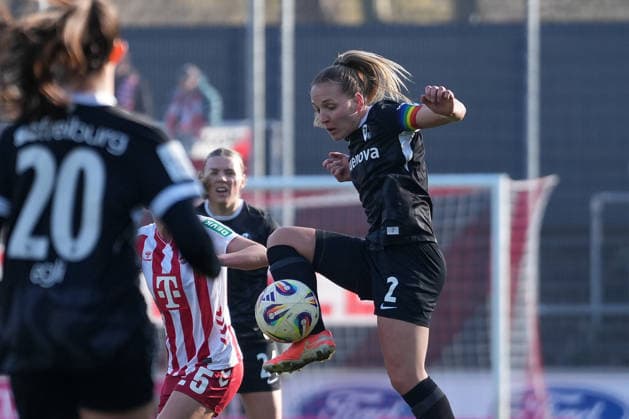 Lisa Karl SC Freiburg, 02 am Ball , Germany, Soccer, GooglePixel Womens Bundesliga, 15 Matchday, 2025 2026, 1 FC Köln vs SC Freiburg, 24 01 2026, Franz Kremer Stadium, Cologne, Germany DFB REGULATIONS PROHIBIT ANY USE OF PHOTOGRAPHS AS IMAGE SEQUENCES AND OR QUASI VIDEO Cologne Franz Kremer Stadium North Rhine-Westphalia Germany Copyright: xArnexAmbergx