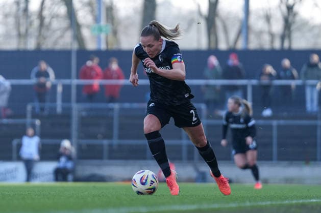 Lisa Karl SC Freiburg, 02 am Ball , Germany, Soccer, GooglePixel Womens Bundesliga, 15 Matchday, 2025 2026, 1 FC Köln vs SC Freiburg, 24 01 2026, Franz Kremer Stadium, Cologne, Germany DFB REGULATIONS PROHIBIT ANY USE OF PHOTOGRAPHS AS IMAGE SEQUENCES AND OR QUASI VIDEO Cologne Franz Kremer Stadium North Rhine-Westphalia Germany Copyright: xArnexAmbergx