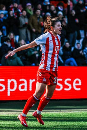 Google Pixel Women Bundesliga 1 FC Köln SC Freiburg 24 01 2026 Martyna Wiankowska 1 FC Köln, 26 cheers to 1 0 Google Pixel Women Bundesliga 1 FC Köln SC Freiburg Köln, Franz Kremer Stadion 24 01 2025 DFB REGULATIONS PROHIBIT ANY USE OF PHOTOGRAPHS AS IMAGE SEQUENCES AND OR QUASI VIDEO Copyright: xBEAUTIFULxSPORTS Freisenx