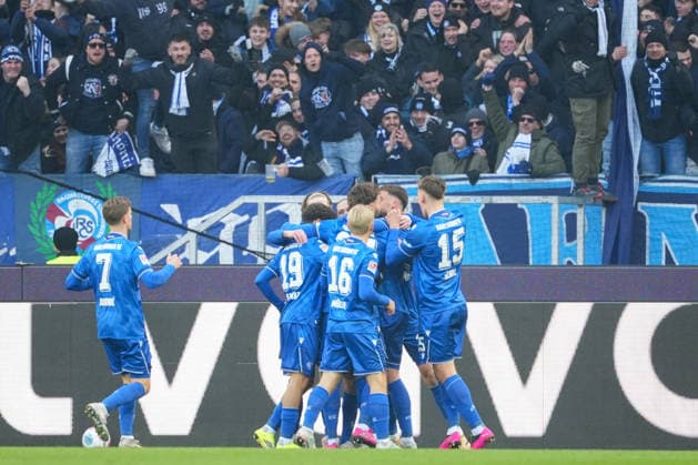Soccer 2 Bundesliga, Matchday 19, Karlsruher SC Hertha BSC on 24 01 2026 in Karlsruhe BBBank Wildpark , Germany, Season 2025 2026 DFB DFL REGULATIONS PROHIBIT ANY USE OF PHOTOGRAPHS as IMAGE SEQUENCES and or QUASI VIDEO Collective cheering after the goal of Fabian Schleusener 24, KSC to 1 0 Karlsruhe BBBank Wildpark Germany Copyright: xChristophxKinzingerx