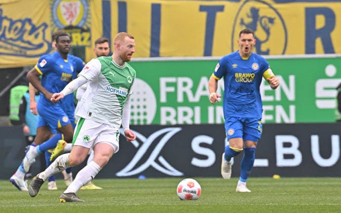 24 01 2026 Soccer Season 2025 2026 2 Soccer Bundesliga 19 Matchday SpVgg Greuther Fürth SGF Kleeblatt Eintracht Braunschweig BTSV EBS Sportfoto Zink MeZi xmexzix DFL regulations prohibit any use of photographs as image sequences and or quasi video only for editorial use Paul Will 13, SpVgg Greuther Fürth