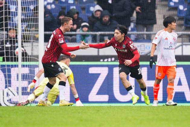 24 01 2026 Soccer, 2025 2026, 2 Bundesliga, Matchday 19, Hannover 96 Fortuna Düsseldorf R Daisuke Yokota Hannover celebrates after his goal to 1 0 with L Maurice Neubauer Hannover DFL REGULATIONS PROHIBIT ANY USE OF PHOTOGRAPHS AS IMAGE SEQUENCES AND OR QUASI VIDEO