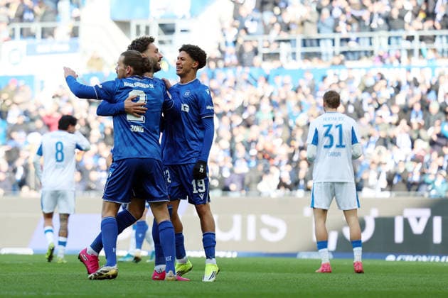 24 01 2026, xrekx, Fußball 2 Bundesliga, Karlsruher SC Hertha BSC Berlin v l Torjubel nach dem Tor zum celebrating the goal celebrate 1 0 durch Fabian Schleusener Karlsruher SC DFL DFB REGULATIONS PROHIBIT ANY USE OF PHOTOGRAPHS as IMAGE SEQUENCES and or QUASI VIDEO Karlsruhe