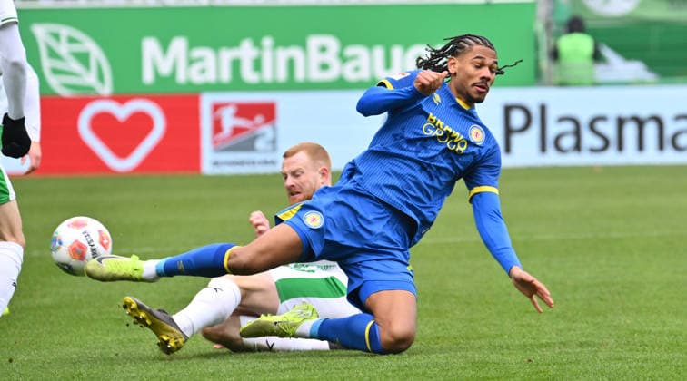 24 01 2026 Soccer Season 2025 2026 2 Soccer Bundesliga 19 Matchday SpVgg Greuther Fürth SGF Kleeblatt Eintracht Braunschweig BTSV EBS Sportfoto Zink xwoxzix DFL regulations prohibit any use of photographs as image sequences and or quasi video only for editorial use Paul Will 13, SpVgg Greuther Fürth Sidi Sane 24, Eintracht Braunschweig BTSV EBS