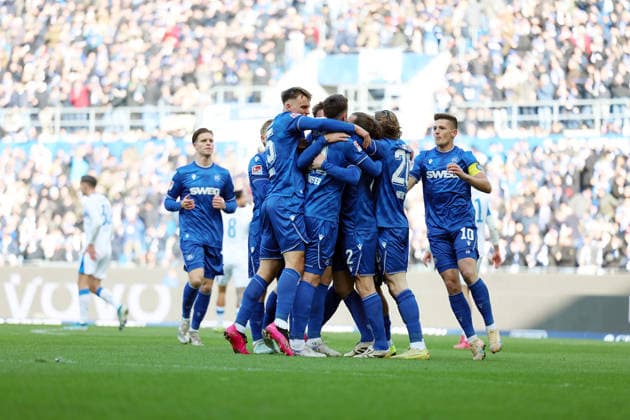 24 01 2026, xrekx, Fußball 2 Bundesliga, Karlsruher SC Hertha BSC Berlin v l Torjubel nach dem Tor zum celebrating the goal celebrate 1 0 durch Fabian Schleusener Karlsruher SC DFL DFB REGULATIONS PROHIBIT ANY USE OF PHOTOGRAPHS as IMAGE SEQUENCES and or QUASI VIDEO Karlsruhe