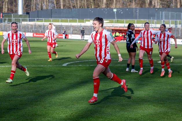 24 01 2026, xsscx, Frauen Fussball, 1 FC Koeln SC Freiburg, 1 Fussball Bundesliga, 15 Spieltag, Franz Kremer Stadion, Saison 2025 2026 Torjubel nach dem Tor zum 1 0 durch Torschützin Martyna Wiankowska 1 FC Koeln 26 nach einem Elfmeter DFB regulations prohibit any use of photographs as image sequences and or quasi video Photo xSandraxScherningxPressefotoKochx Nordrhein Westfalen Germany