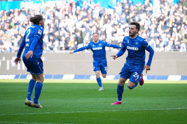 Germany, Football, 2 Bundesliga, Season 2025 2026, Karlsruher SC vs Herta BSC BBBank Wildpark Karlsruhe Fabian Schleusener Karlsruher SC, 24 Goal, Goal celebration, Karlsruhe BBBank Wildpark Baden Württemberg Germany Copyright: xFINLEYxMÖRCHx