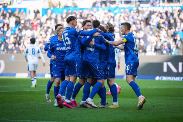Germany, Football, 2 Bundesliga, Season 2025 2026, Karlsruher SC vs Herta BSC BBBank Wildpark Karlsruhe Fabian Schleusener Karlsruher SC, 24 Goal, Goal celebration, Karlsruhe BBBank Wildpark Baden Württemberg Germany Copyright: xFINLEYxMÖRCHx
