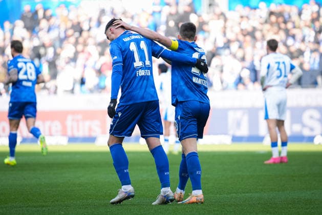 Germany, Football, 2 Bundesliga, Season 2025 2026, Karlsruher SC vs Herta BSC BBBank Wildpark Karlsruhe Fabian Schleusener Karlsruher SC, 24 Goal, Goal celebration, Karlsruhe BBBank Wildpark Baden Württemberg Germany Copyright: xFINLEYxMÖRCHx