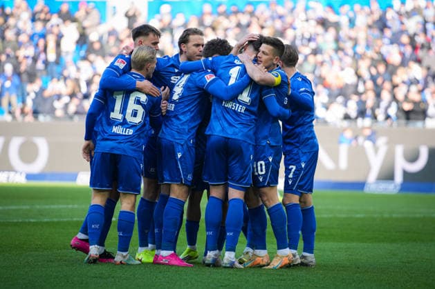 Germany, Football, 2 Bundesliga, Season 2025 2026, Karlsruher SC vs Herta BSC BBBank Wildpark Karlsruhe Fabian Schleusener Karlsruher SC, 24 Goal, Goal celebration, Karlsruhe BBBank Wildpark Baden Württemberg Germany Copyright: xFINLEYxMÖRCHx