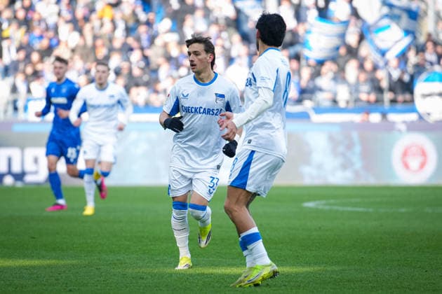 Germany, Football, 2 Bundesliga, Season 2025 2026, Karlsruher SC vs Herta BSC BBBank Wildpark Karlsruhe Michal Karbownik Hertha BSC, 33 Karlsruhe BBBank Wildpark Baden Württemberg Germany Copyright: xFINLEYxMÖRCHx