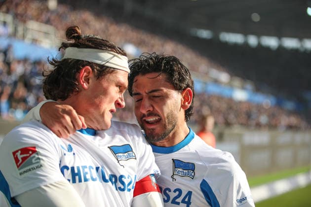 Joy for Reese Fabian Hertha BSC, 11 and Sessa Kevin Hertha BSC, 08 after the equalizer to 1 1, Karlsruher SC vs Hertha BSC, 2 Bundesliga, Matchday 19, 2025 2026, 24 01 2026, DFL REGULATIONS PROHIBIT ANY USE OF PHOTOGRAPHS AS IMAGE SEQUENCES AND OR QUASI VIDEO, Karlsruher SC vs Hertha BSC, 2 Bundesliga, Matchday 19, 2025 2026, 24 01 2026 Karlsruhe Copyright: xEibner-Pressefoto JanxPrihodax EP_JPA