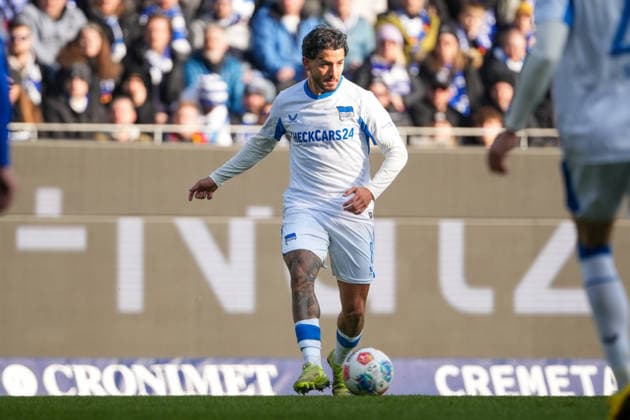 Soccer 2 Bundesliga, Matchday 19, Karlsruher SC Hertha BSC on 24 01 2026 in Karlsruhe BBBank Wildpark , Germany, Season 2025 2026 DFB DFL REGULATIONS PROHIBIT ANY USE OF PHOTOGRAPHS as IMAGE SEQUENCES and or QUASI VIDEO In Focus Kevin Simone Sessa 8, BSC Karlsruhe BBBank Wildpark Germany Copyright: xChristophxKinzingerx
